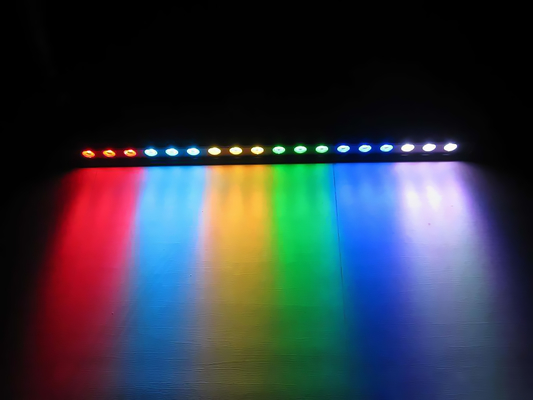 5000mm 柔軟な壁洗浄機 RGBW 柔軟なシリコン LED ストライプ